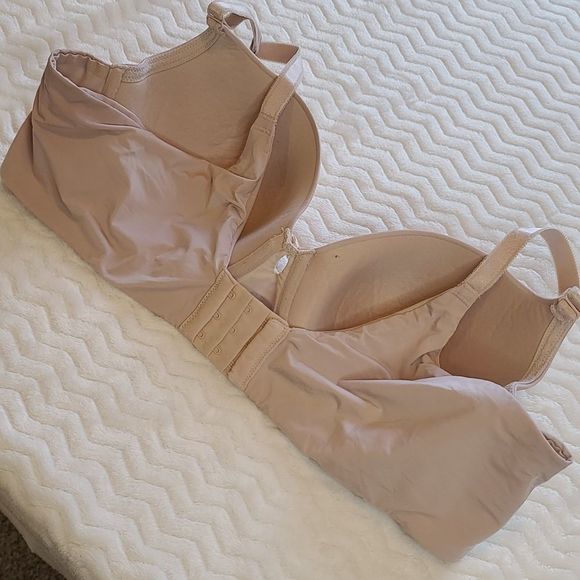 Torrid Pale Pink (Blush Nude) T-shirt, Back Smoothing Bra Size 42C - Picture 3 of 8